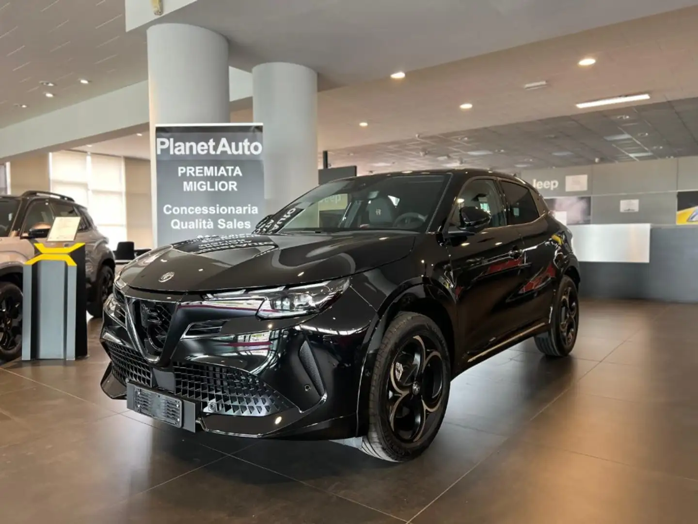 Alfa Romeo Junior 1.2 145 CV Hybrid eDCT6 Q4 Nero - 2
