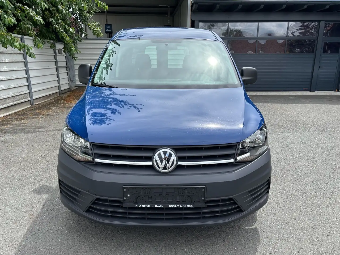 Volkswagen Caddy Kasten 1,6 TDI Maxi --- Netto 8.325 € --- Blau - 2