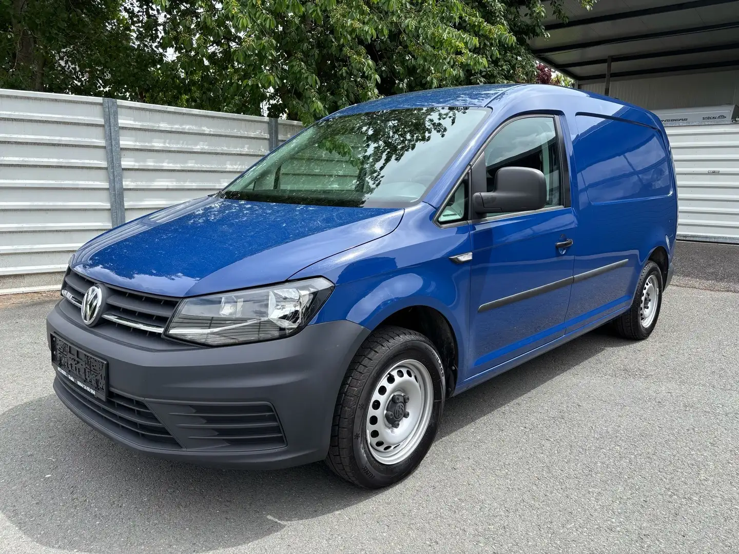 Volkswagen Caddy Kasten 1,6 TDI Maxi --- Netto 8.325 € --- Blau - 1