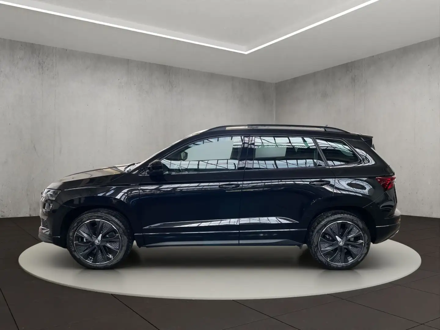 Skoda Karoq Sportline 1,5 TSI 110 kW 7-Gang-DSG Schwarz - 2