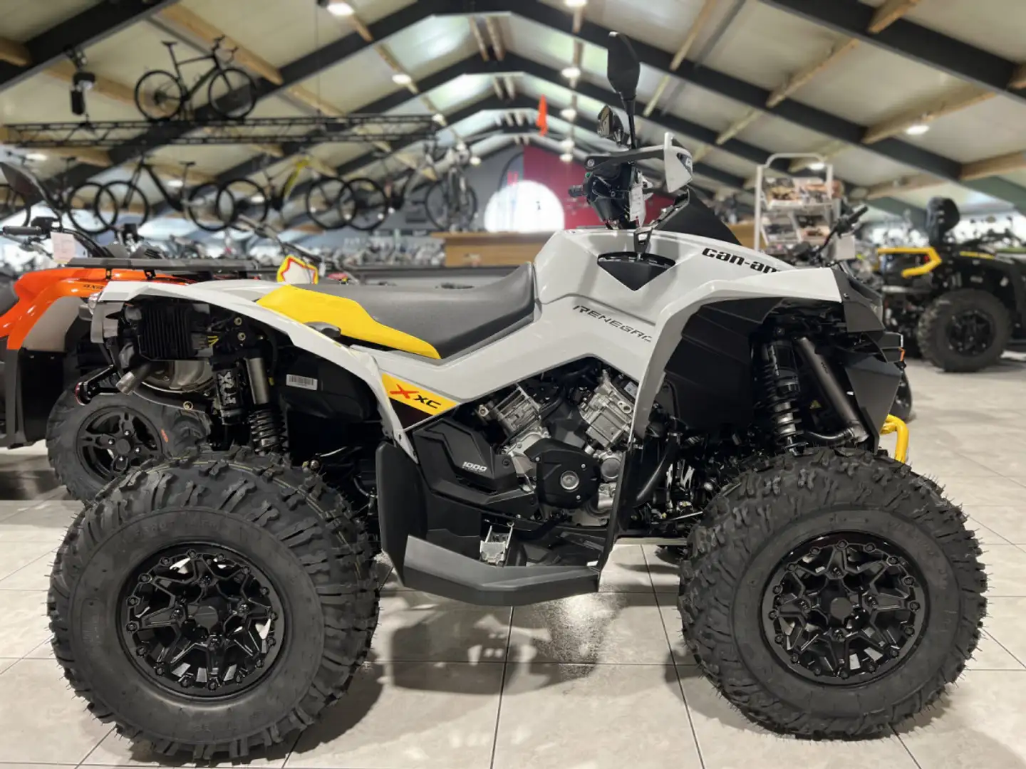 Can-Am Renegade X XC T 1000 T3B MY23 Šedá - 1