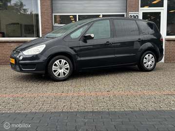 2.0 Titanium 7p. ECC-AIRCO/NAVI/CRUISE