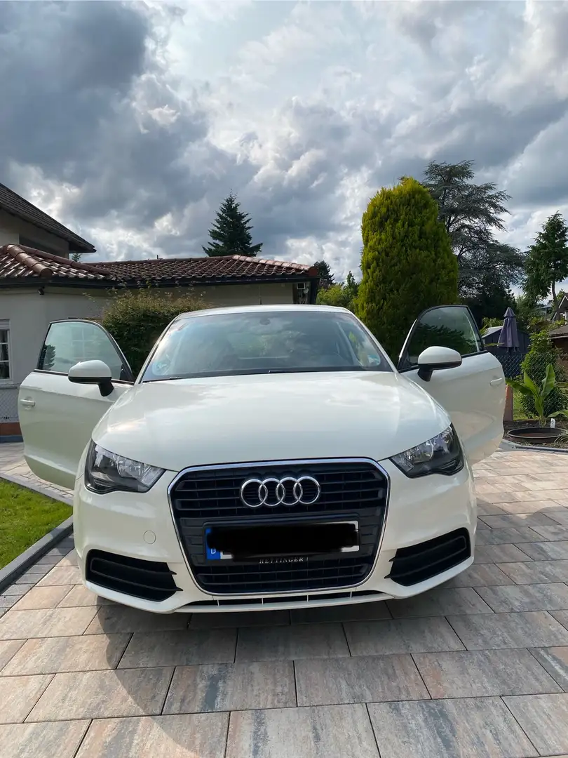 Audi A1 attraction Weiß - 1