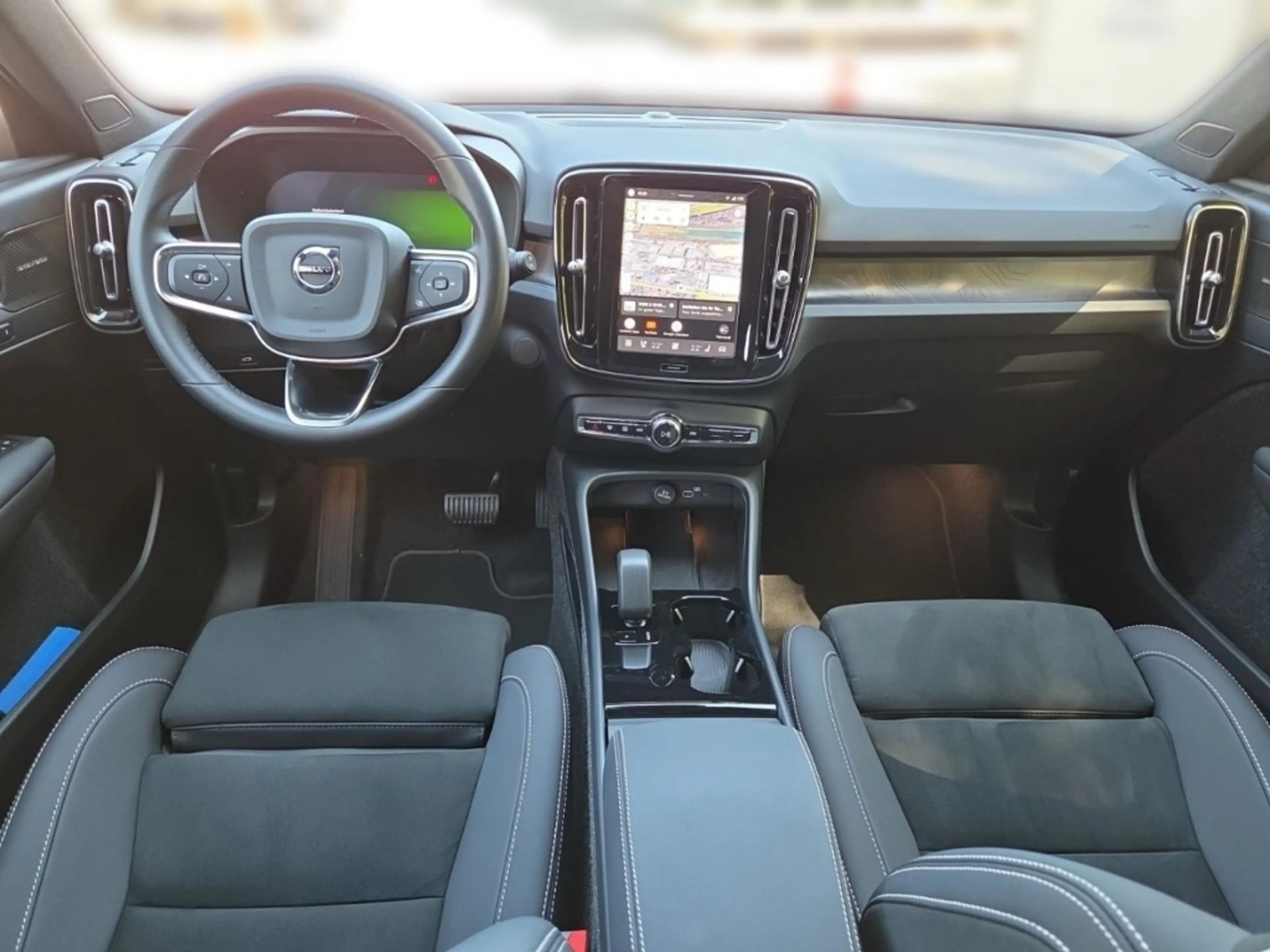 Volvo EX40 325 kW Twin Motor Performance AWD Ultra Black Edit — photo 10
