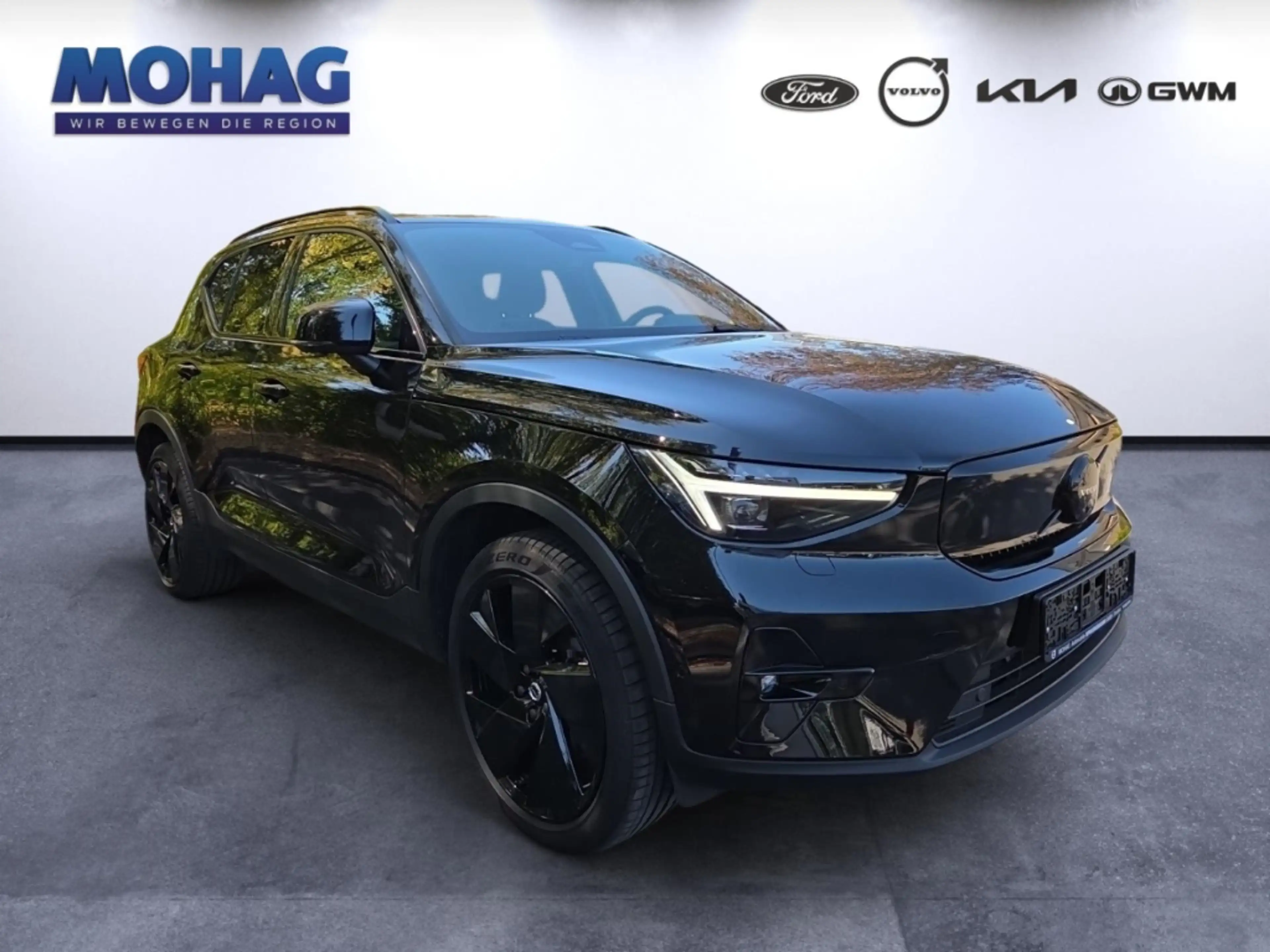 Volvo EX40 325 kW Twin Motor Performance AWD Ultra Black Edit — photo 2