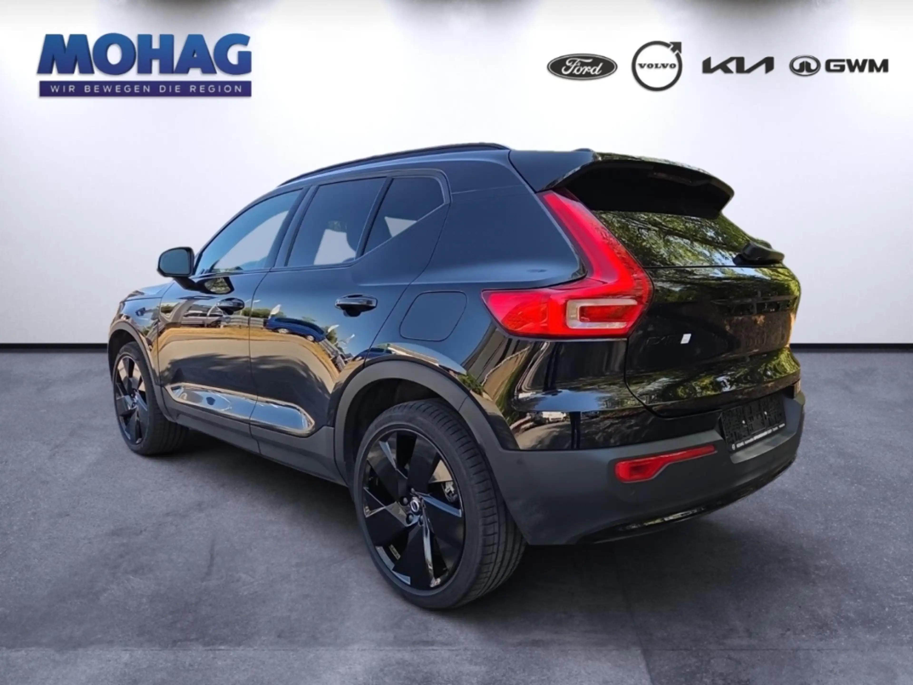Volvo EX40 325 kW Twin Motor Performance AWD Ultra Black Edit — photo 4