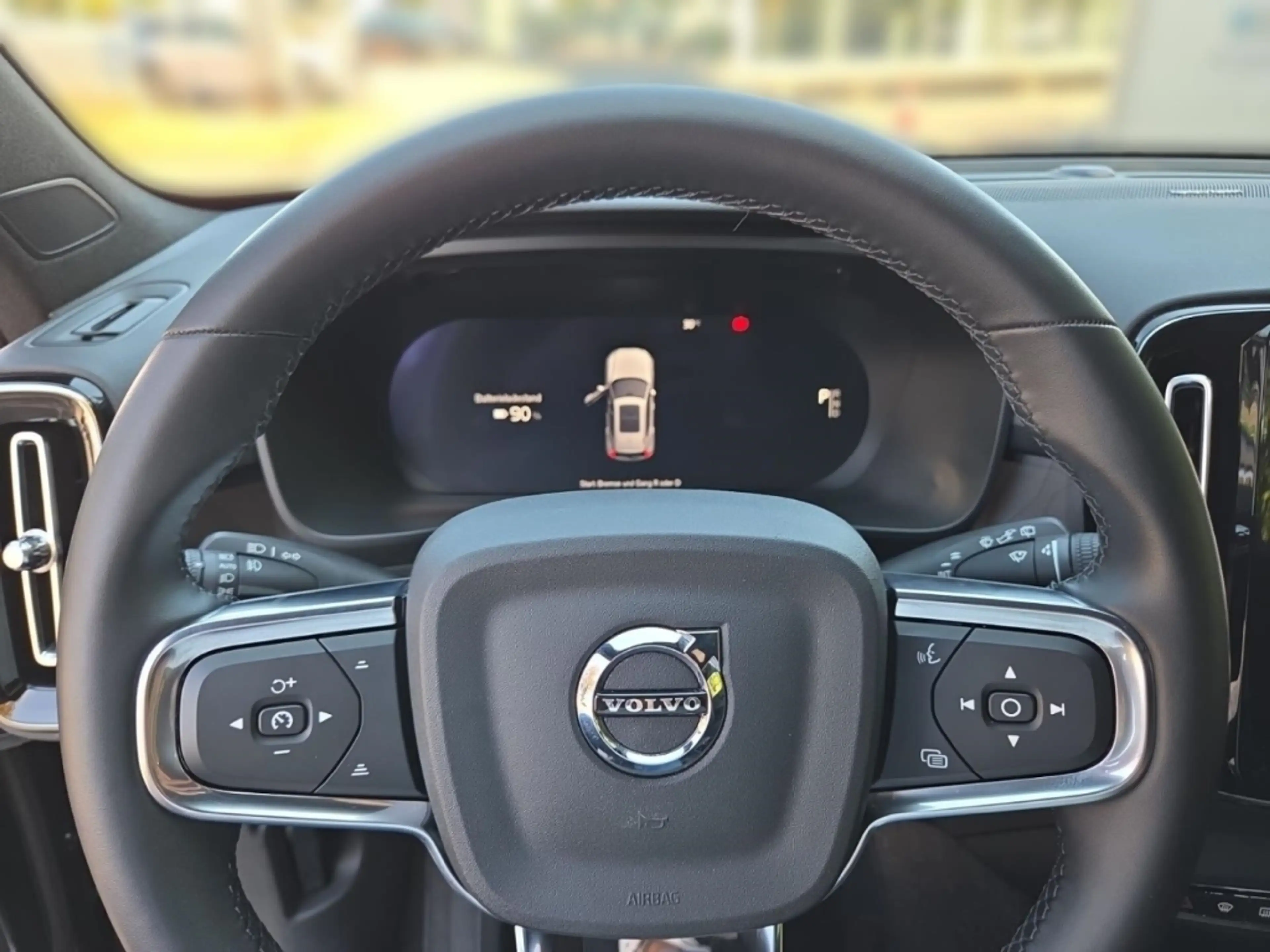 Volvo EX40 325 kW Twin Motor Performance AWD Ultra Black Edit — photo 8