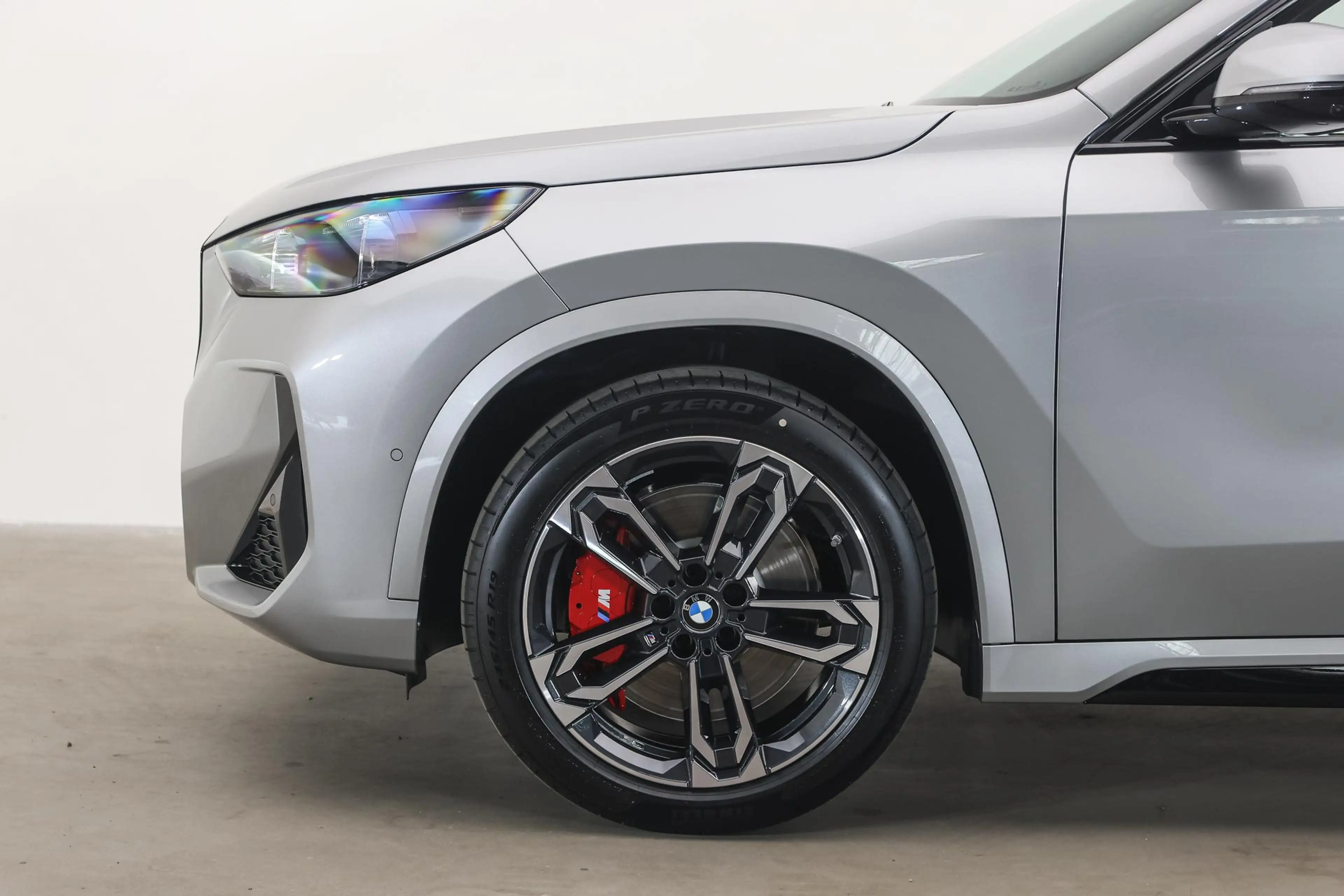 BMW iX1 eDrive20 M Sport / Panoramadak / Trekhaak / Sports — photo 5