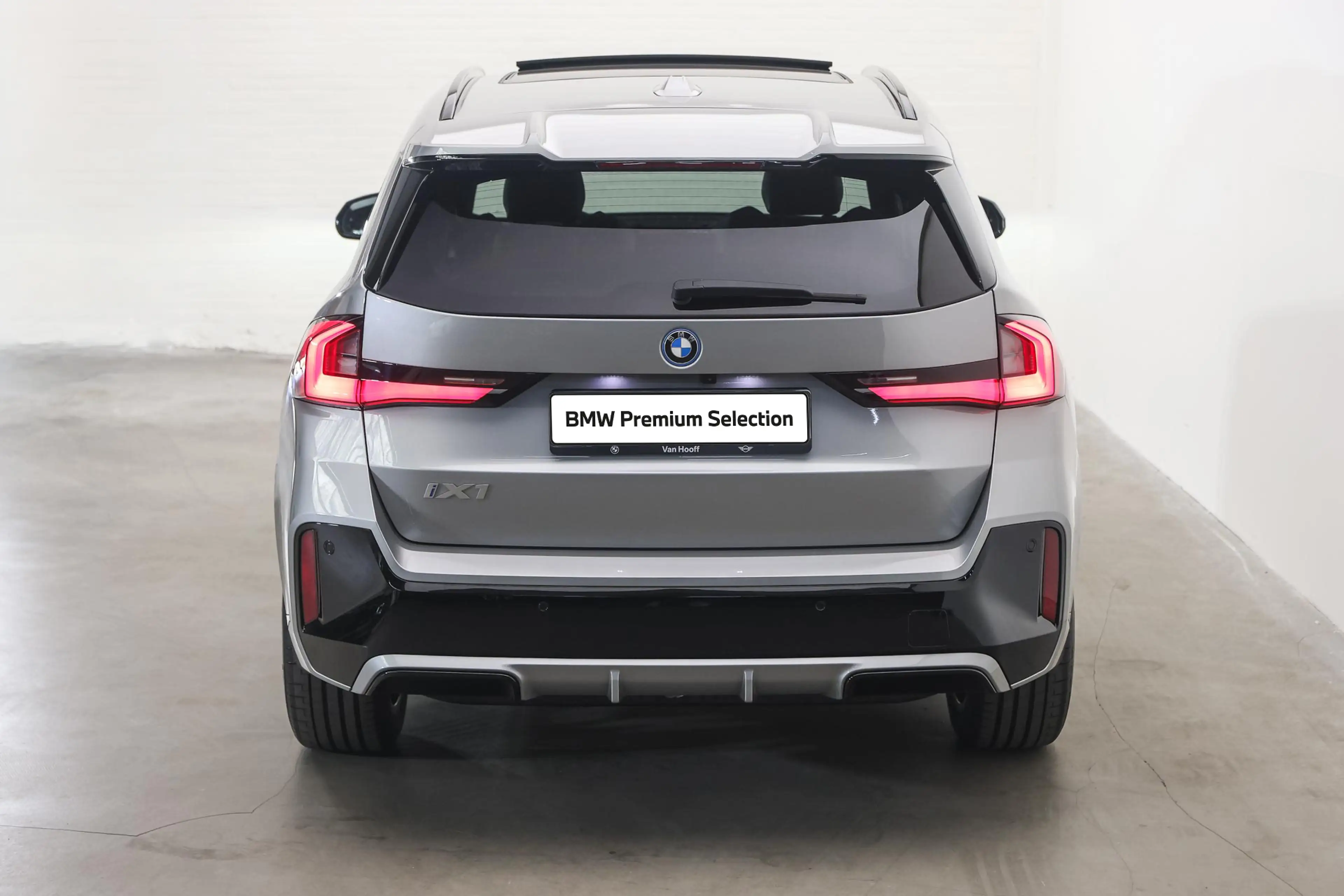 BMW iX1 eDrive20 M Sport / Panoramadak / Trekhaak / Sports — photo 7