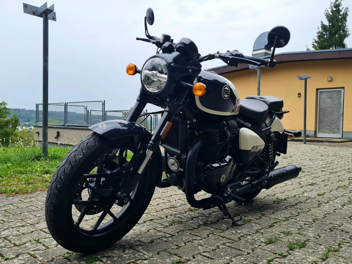 Royal Enfield Shot Gun 650 Stencil White Alb - 2