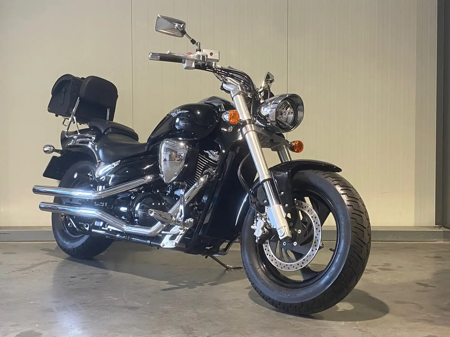 Suzuki Intruder M 800 | 2.334 km!! | Vance & Hines | Origineel NL Fekete - 1