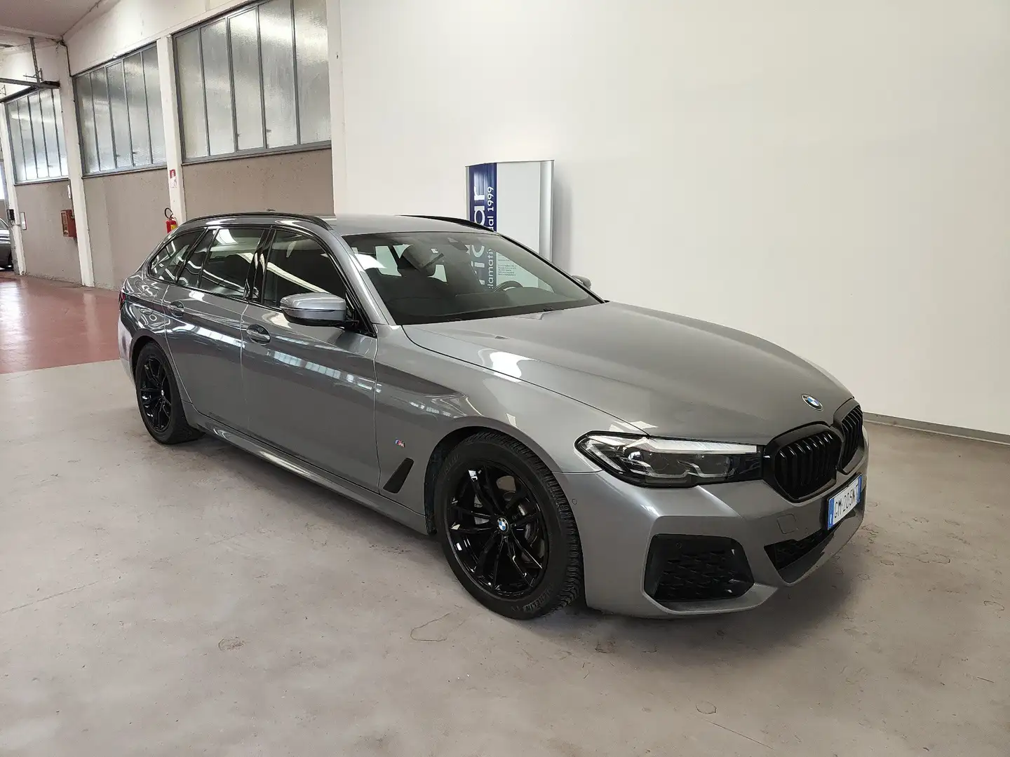 BMW 520 d 48V xDrive Touring Msport Pelle Navi m Sport 18 Gris - 2