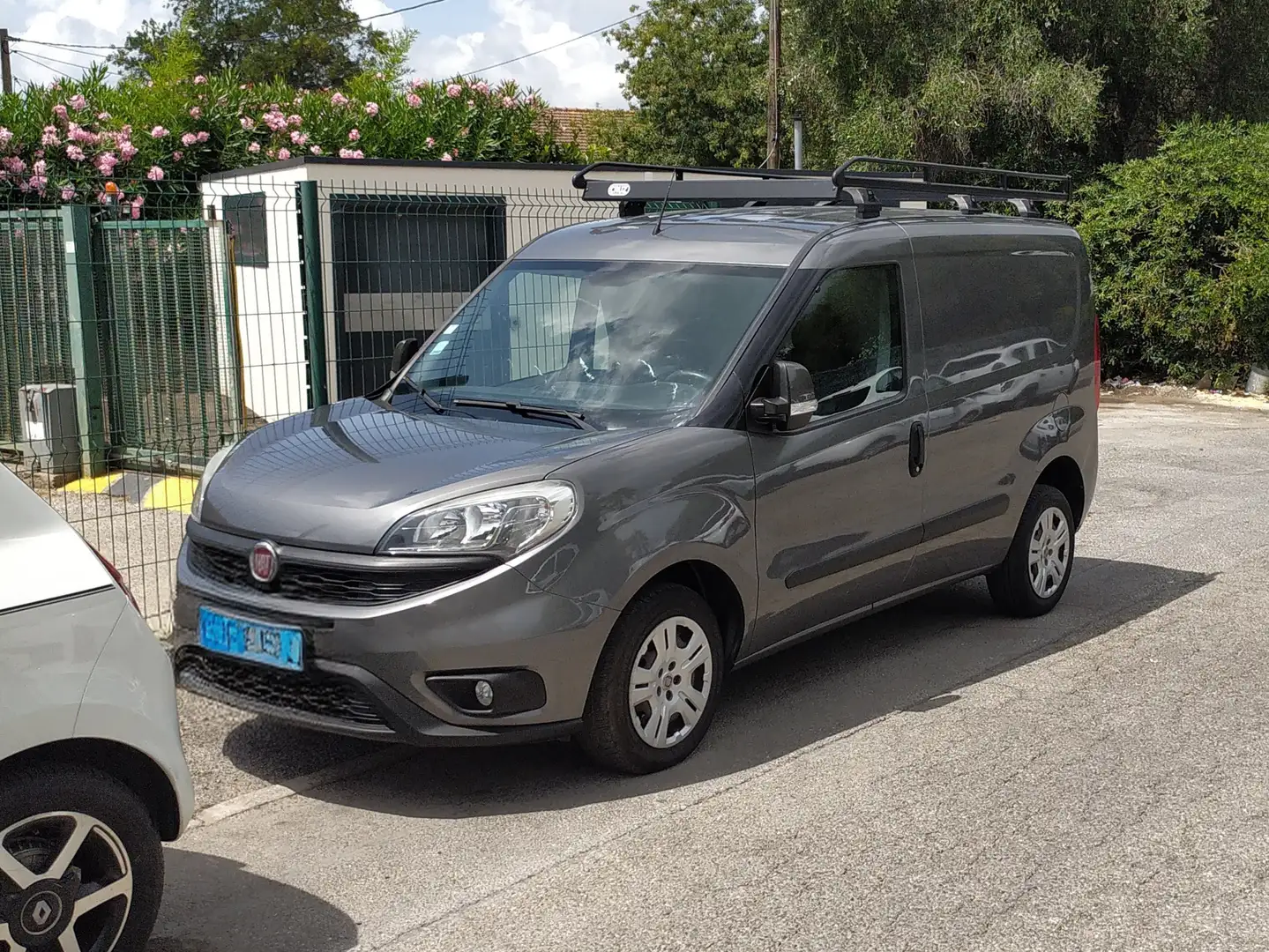 Fiat Doblo DOBLO CARGO FT 1.3 MULTIJET 95 PACK PROFESSIONAL Gris - 1