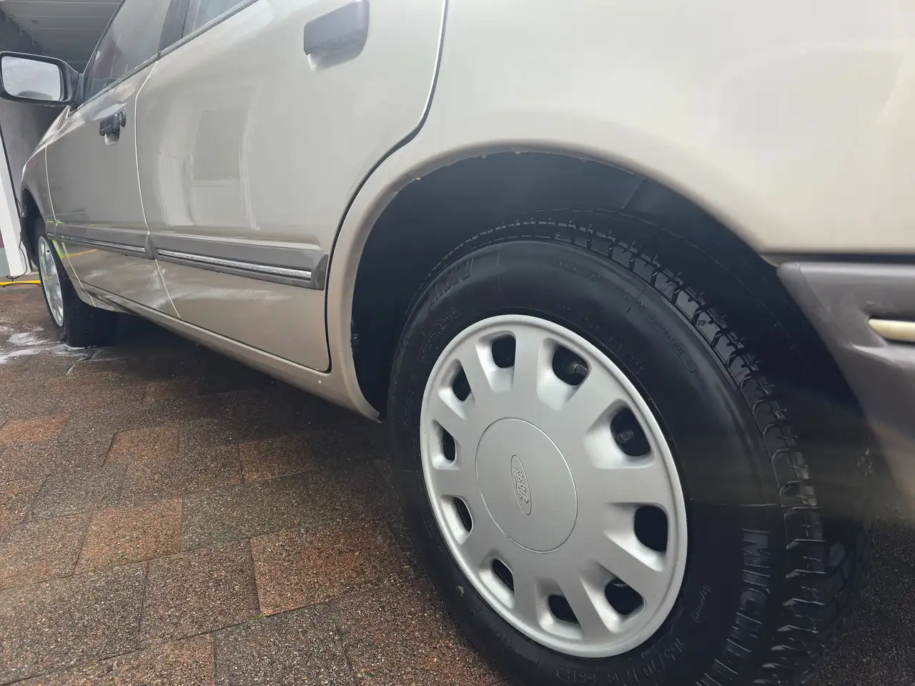 Ford Scorpio GL (MK1 GAE), foto 4