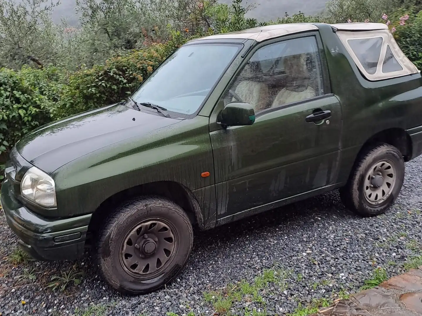 Suzuki Grand Vitara Grand Vitara I 2001Cabrio 1.6 16v Verde - 1