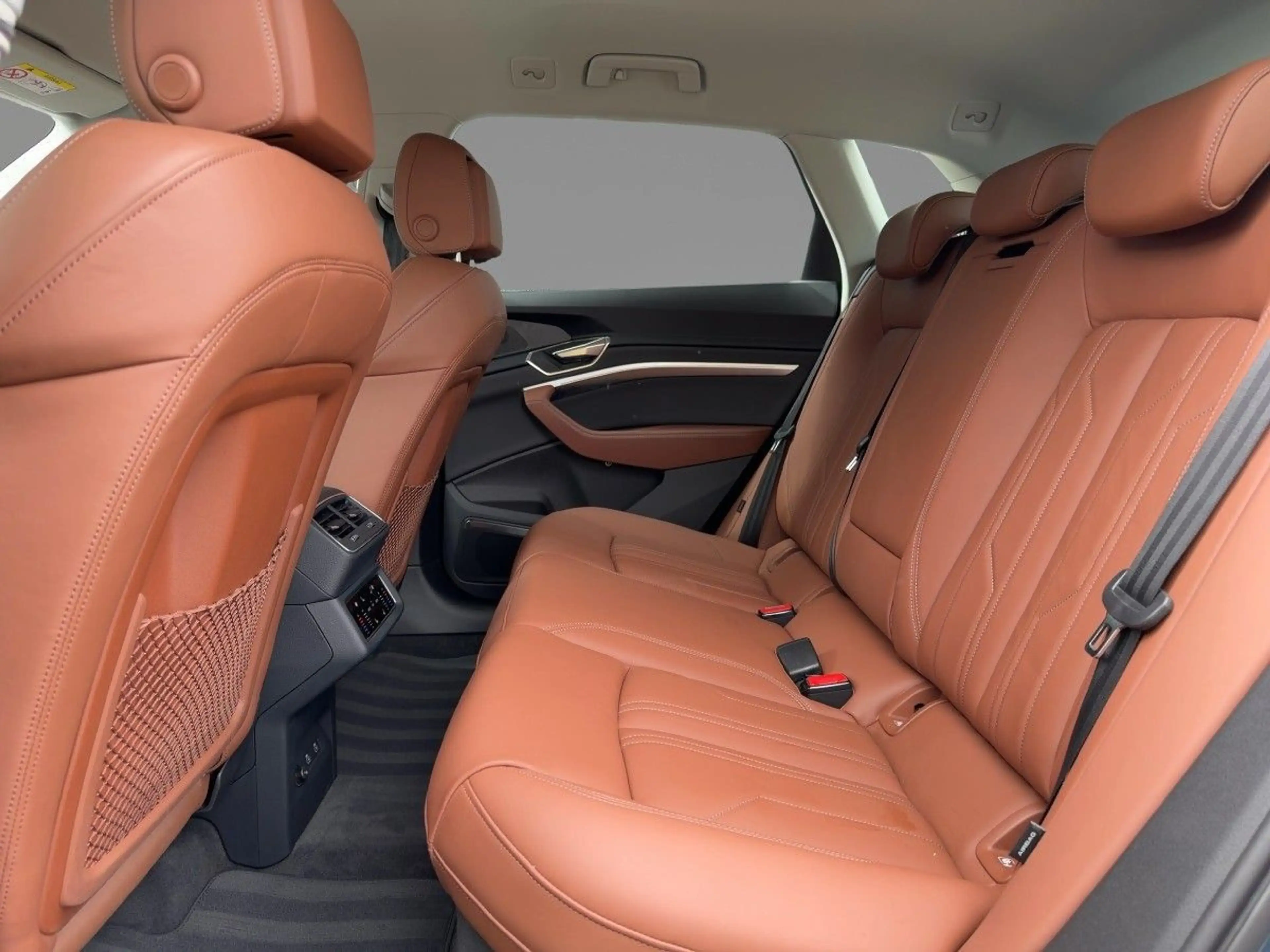 Audi Q8 e-tron 55 advanced quattro AHK B&O Navi — photo 10