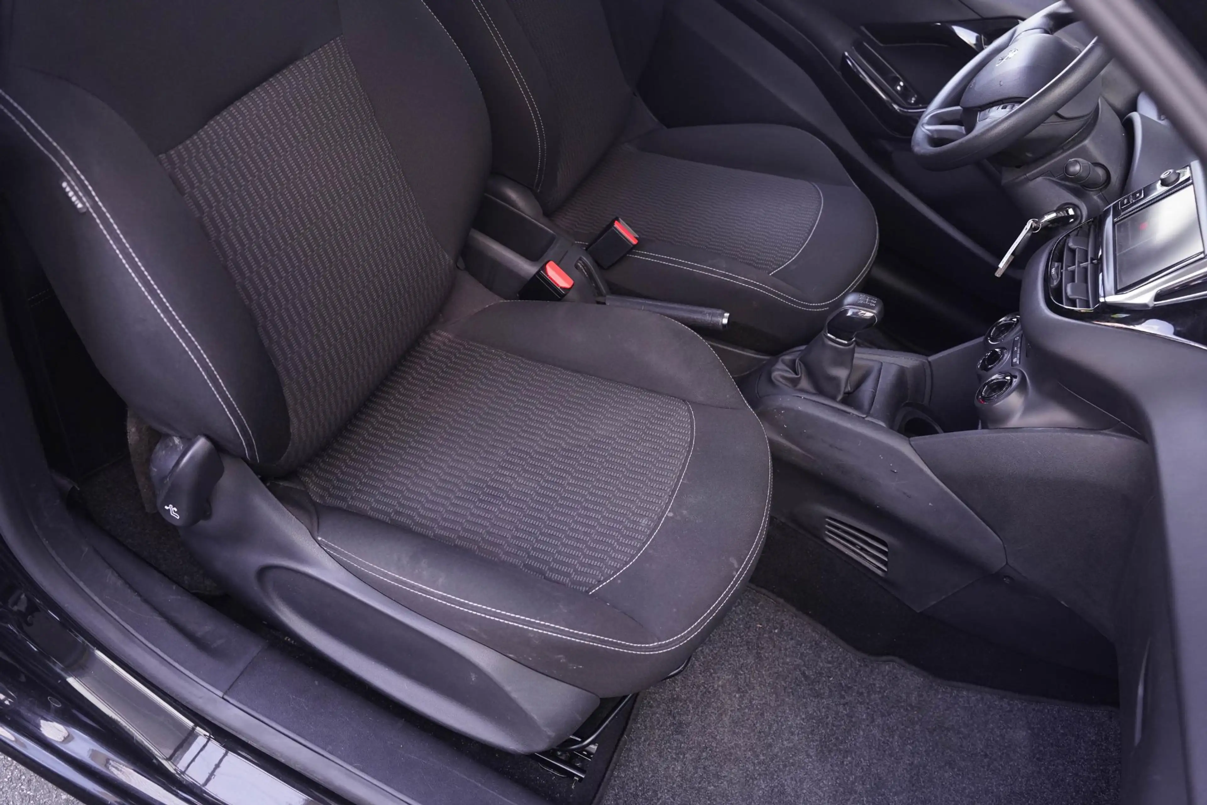 Peugeot 208 1.2 PureTech 75 Active 3 Drs Airco, mistlampen voo — photo 34