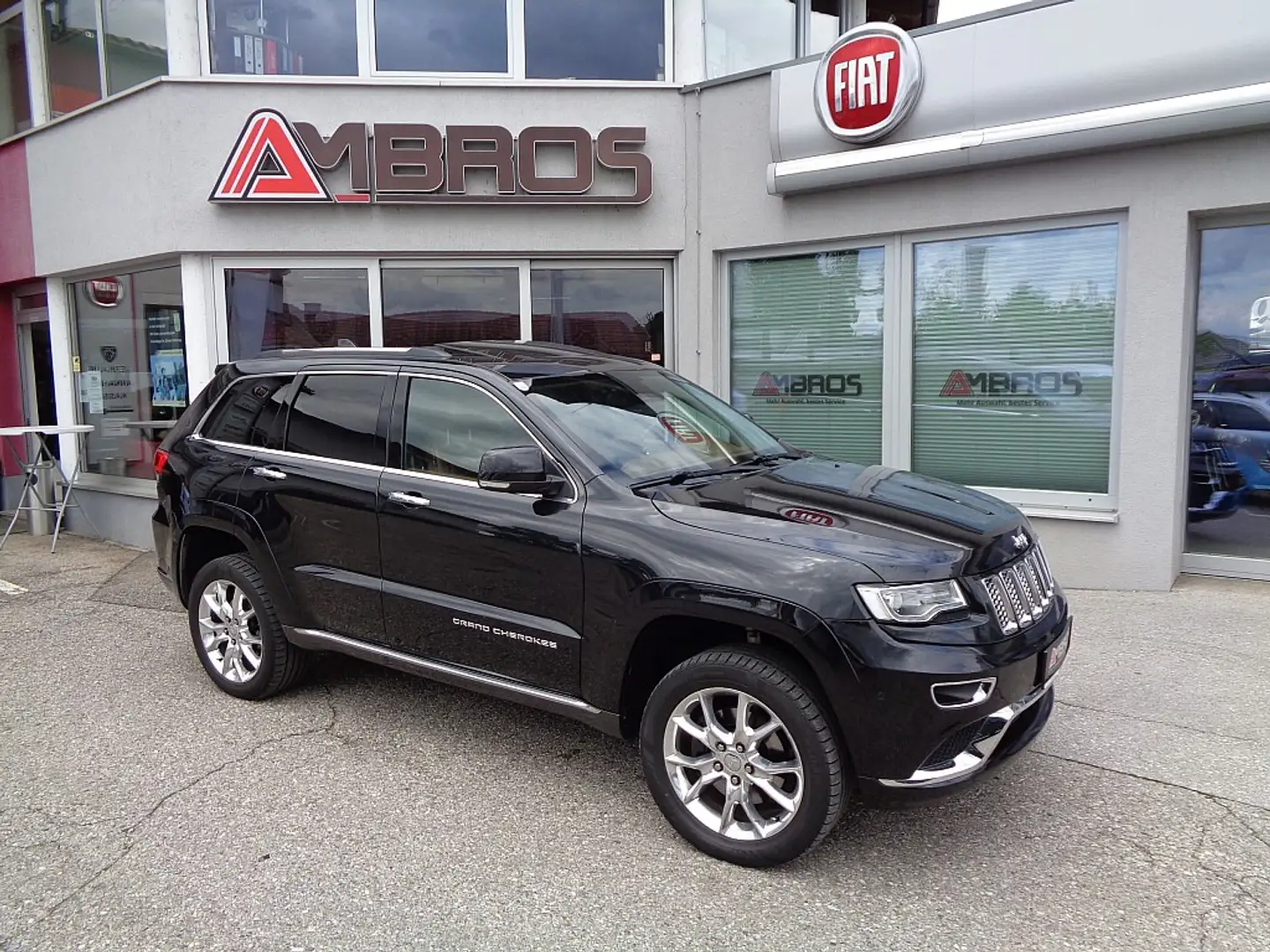 Jeep Grand Cherokee 3,0 V6 CRD Summit Vollausstattung Schwarz - 2