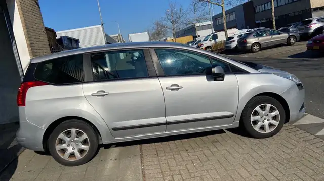 Peugeot 5008 view 15