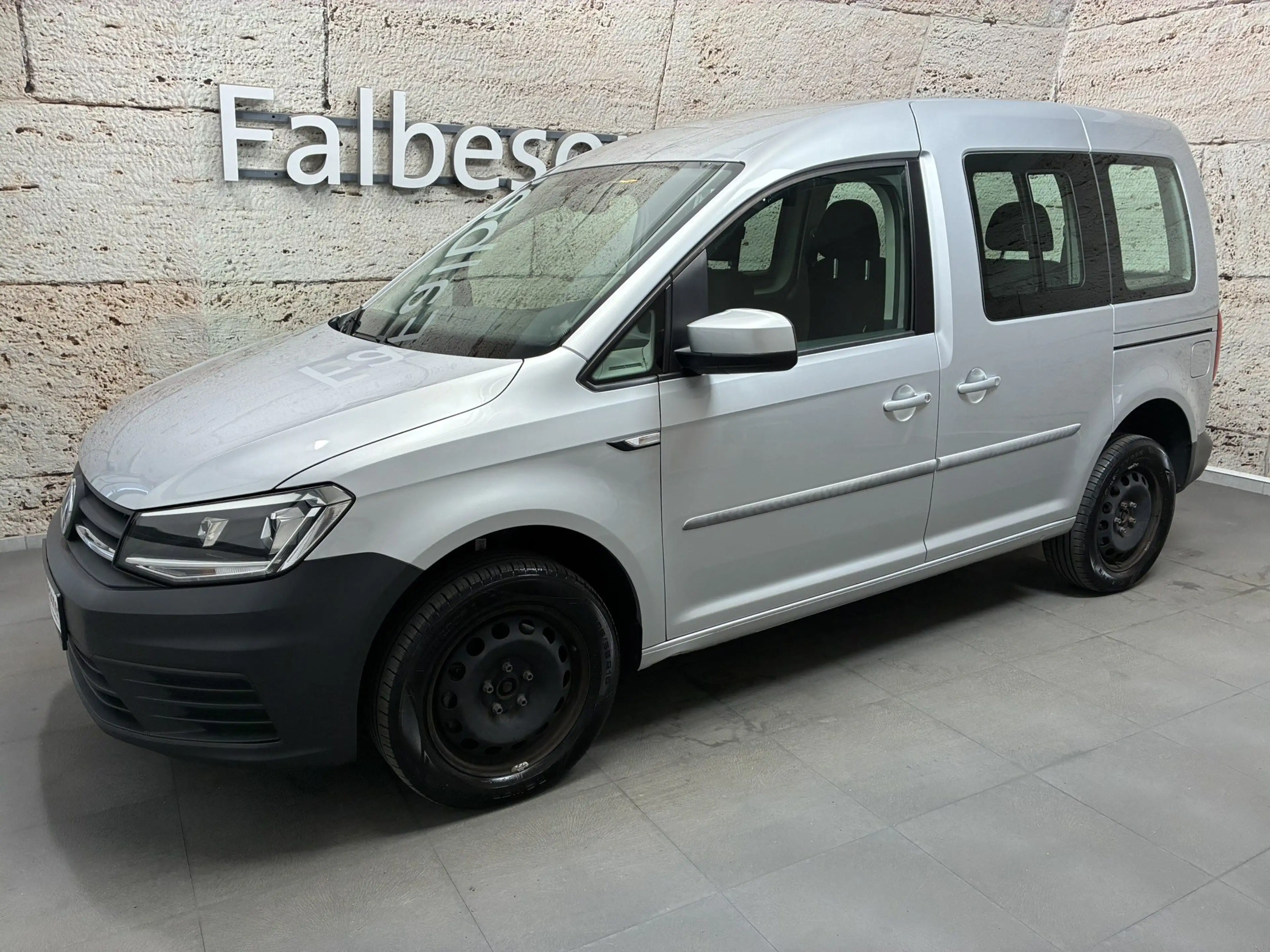 Volkswagen Caddy 2,0 TDI 4MOTION — photo 2