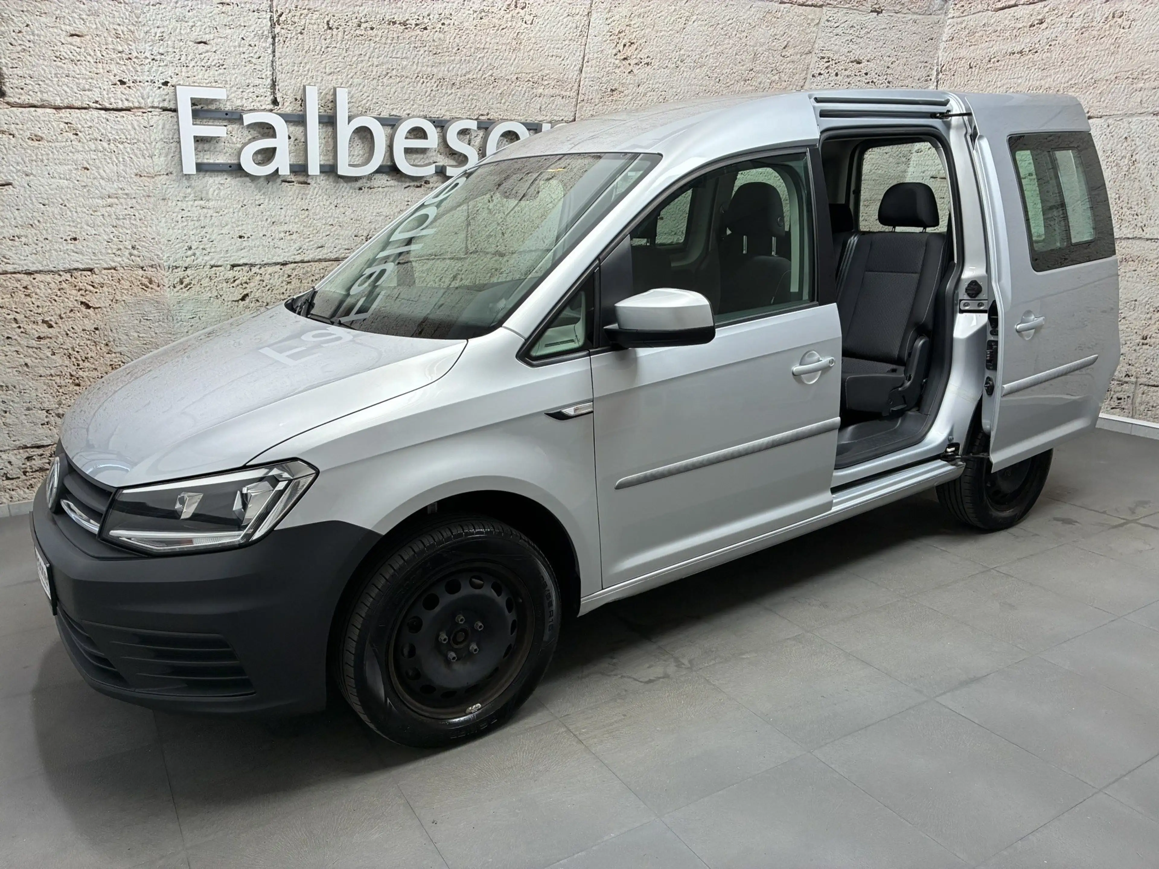 Volkswagen Caddy 2,0 TDI 4MOTION — photo 3