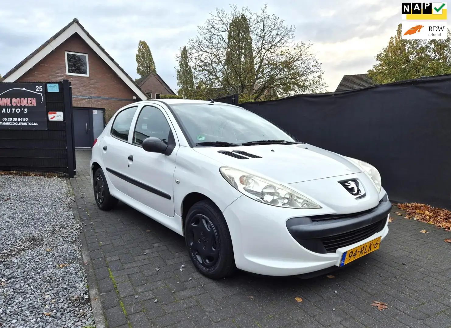 Peugeot 206 + 1.1 Accent 5 Deurs Airco Apk 24-07-2026 Bj 2011 Blanc - 1