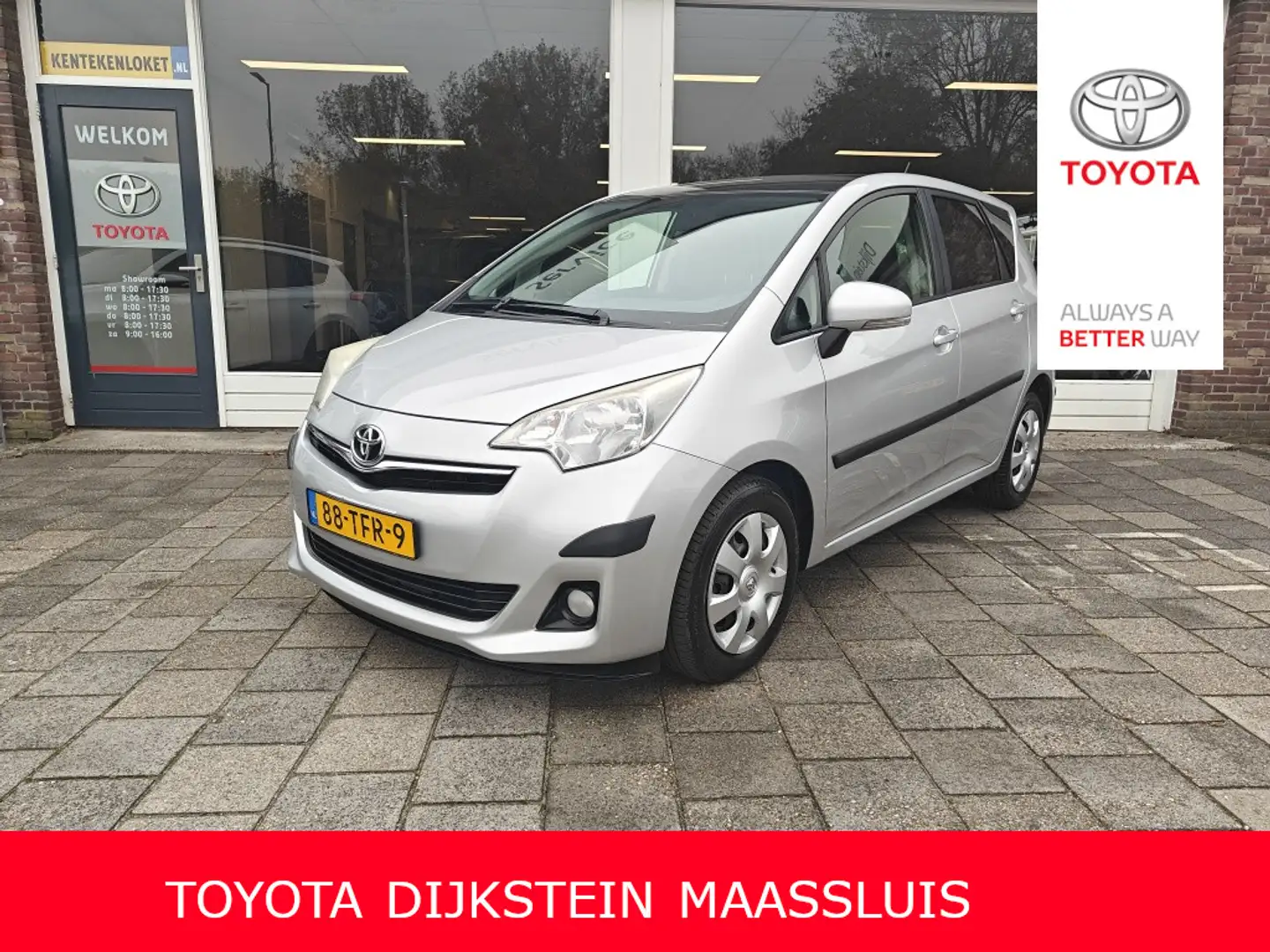 Toyota Verso-S 1.3 VVT-i Aspiration | Panoramadak | 1e eigenaar Gris - 1