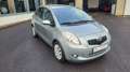Toyota Yaris 5P 1.4 D-4D 90cv LUNA "Follow Me" Gris - thumbnail 4