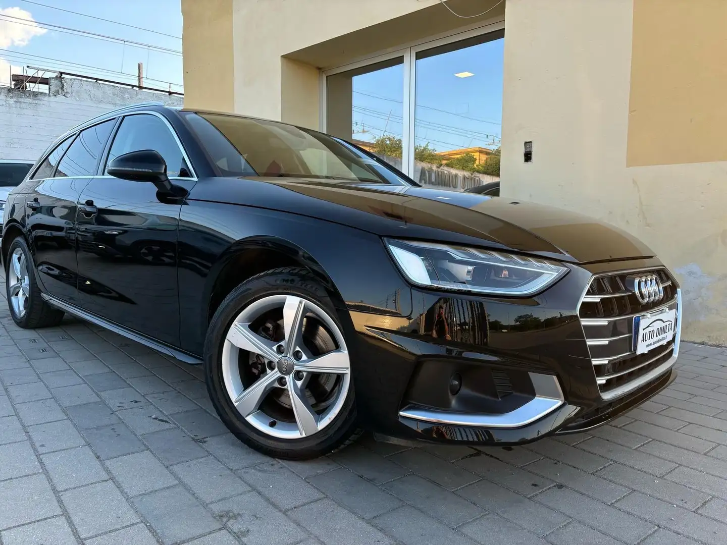 Audi A4 A4 Avant 30 2.0 tdi mhev Business 136cv s-tronic crna - 1