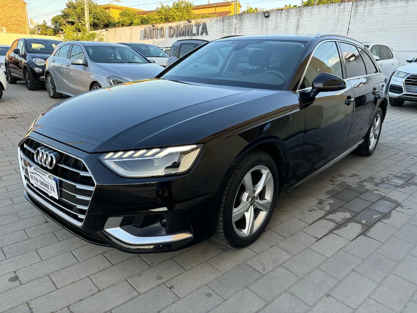Audi A4 A4 Avant 30 2.0 tdi mhev Business 136cv s-tronic crna - 2