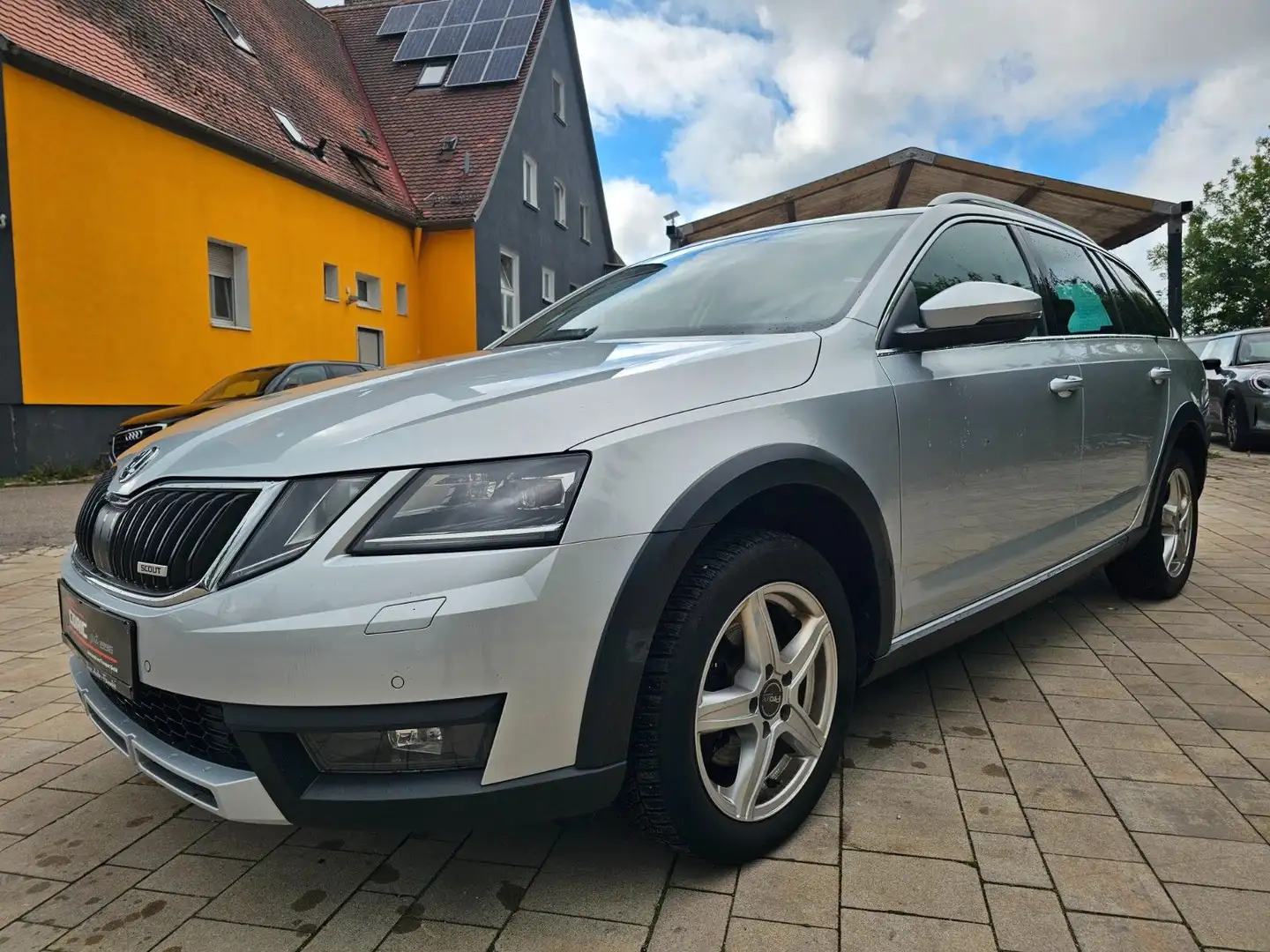 Skoda Octavia Combi Scout 4x4 Argent - 2