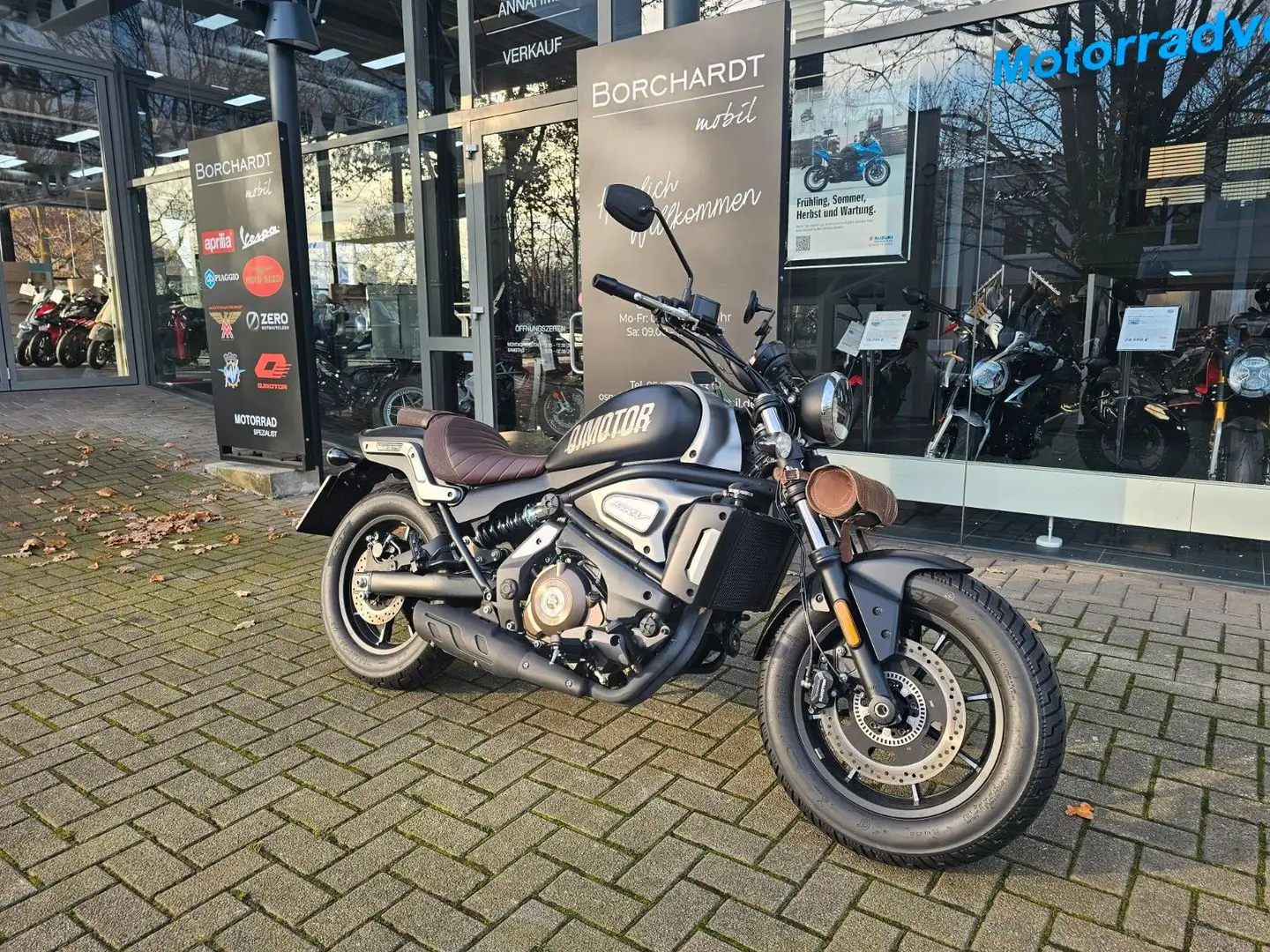 QJ Motor SRV 550 ST ABS Noir - 1