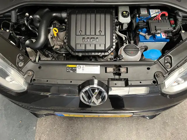 Volkswagen Up! view 24