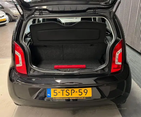 Volkswagen Up! view 11
