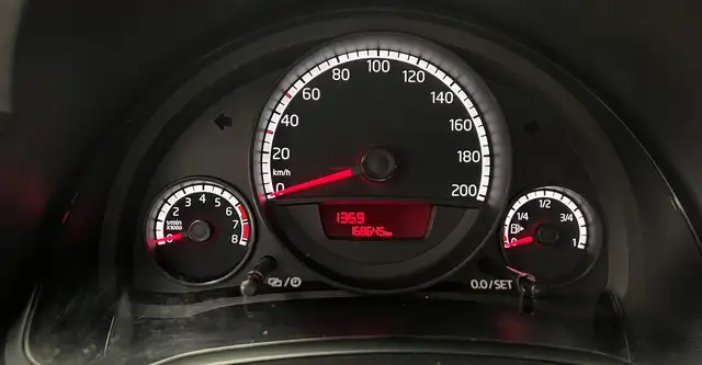 Volkswagen Up! view 16