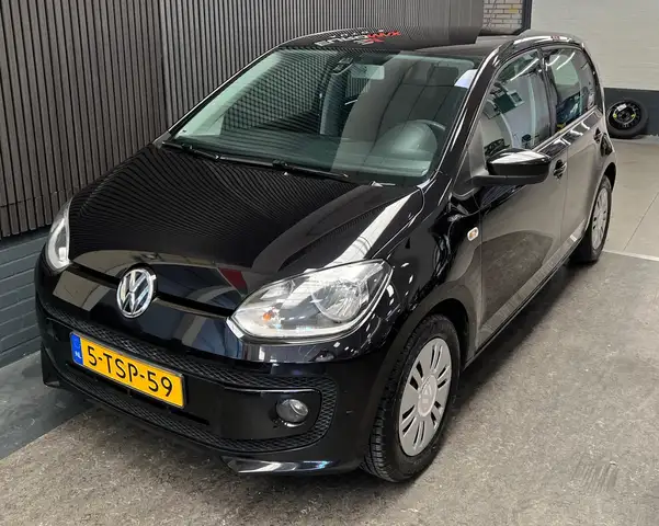 Volkswagen Up! view 6