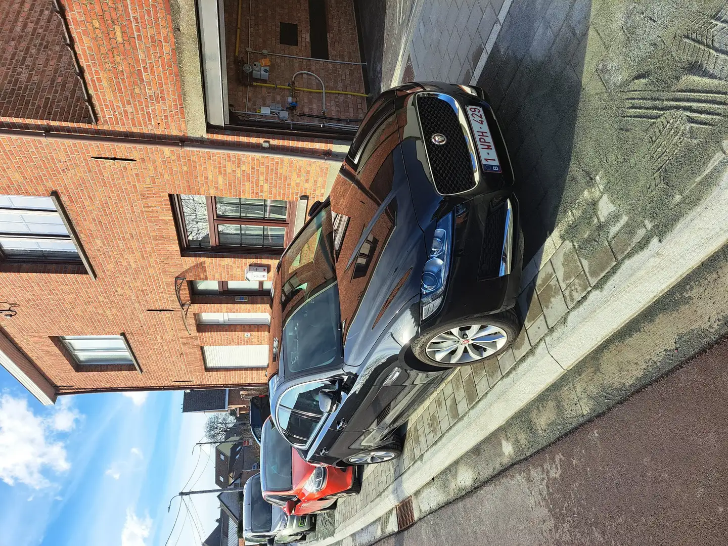 Jaguar XF 2.0 D AWD Portfolio (EU6.2) - 1
