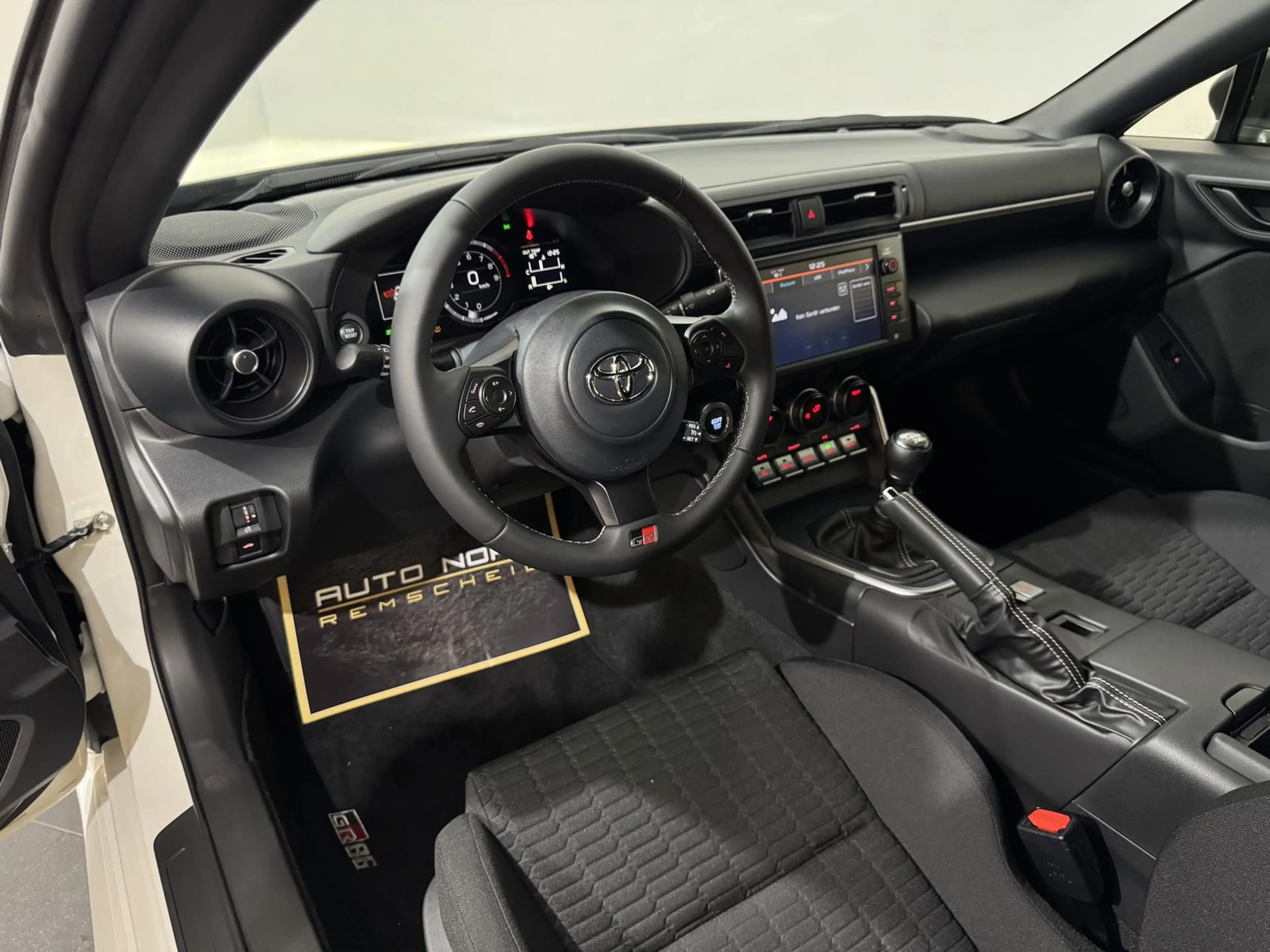 Toyota GR86 Pure *Milltek*Bilstein*Virtual*Kamera*LED* — photo 15