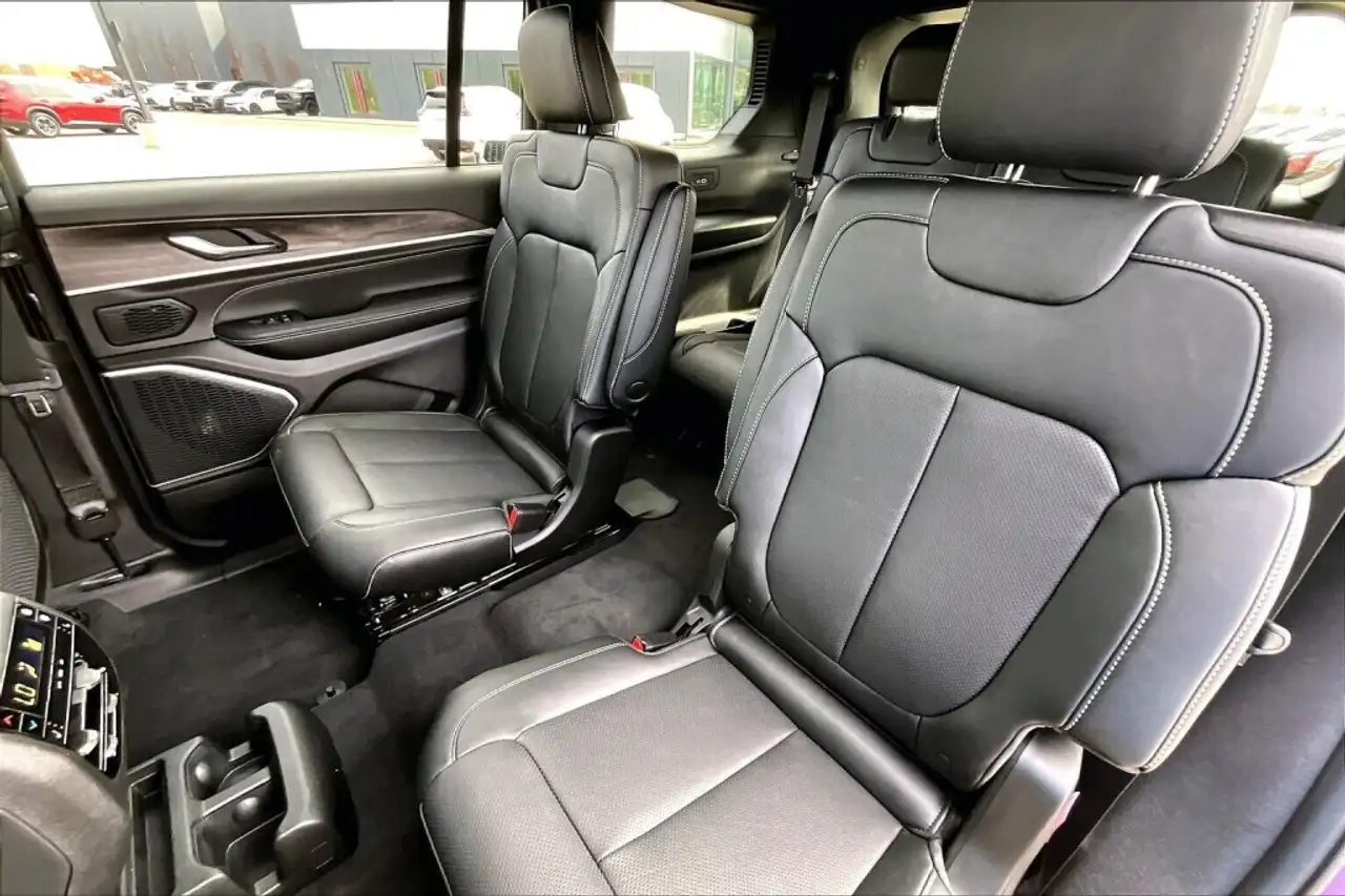 Jeep Grand Cherokee снимка Jeep Grand Cherokee