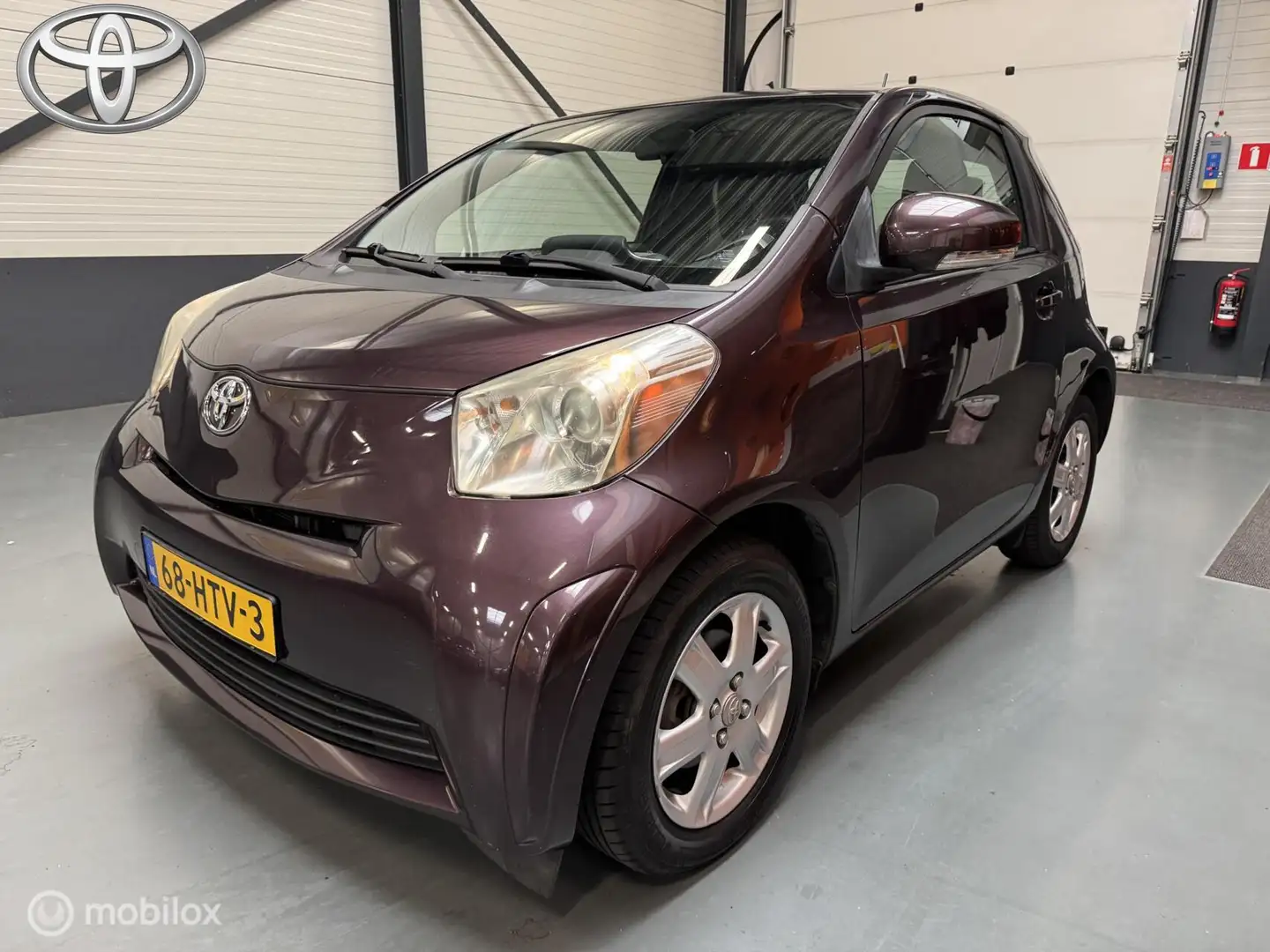 Toyota iQ 1.0 VVTi Airco|LM-Velgen|Bluetooth|NL-Auto Paars - 1