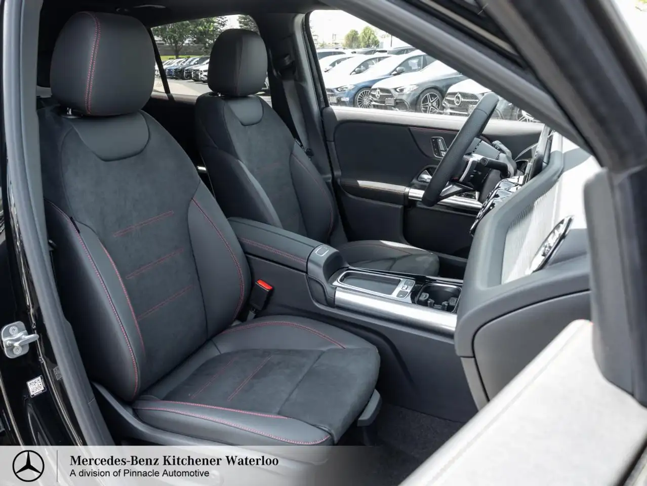 Mercedes-Benz GLA снимка Mercedes-Benz GLA