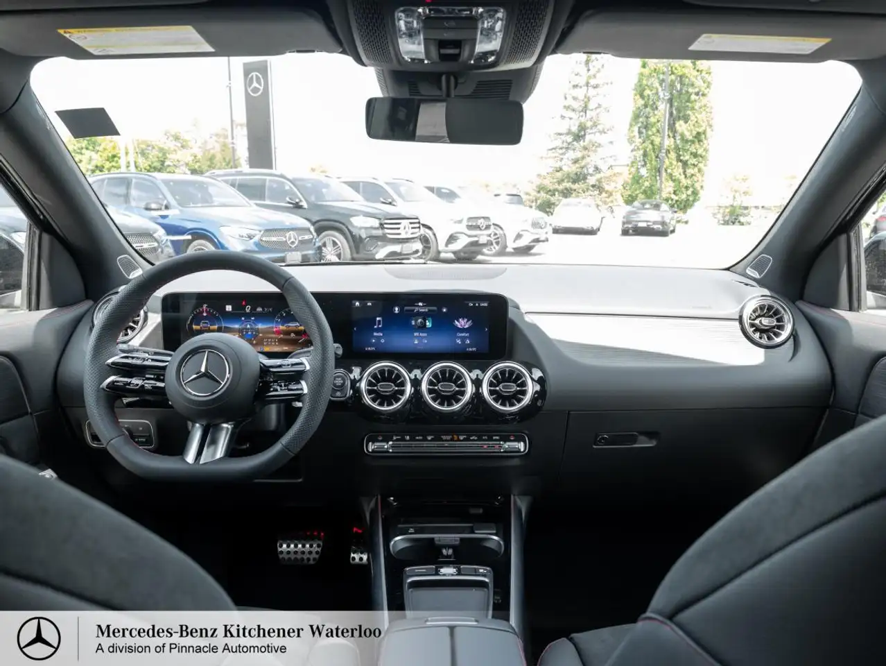 Mercedes-Benz GLA снимка Mercedes-Benz GLA