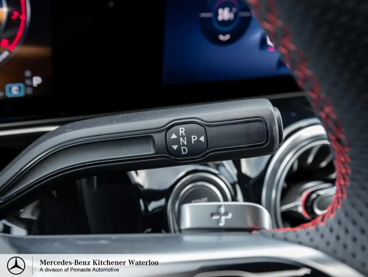 Mercedes-Benz GLA снимка Mercedes-Benz GLA