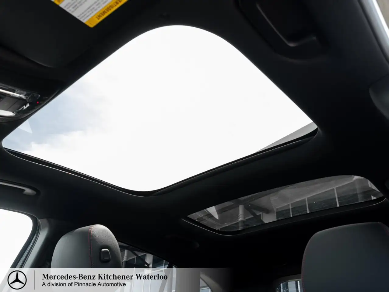 Mercedes-Benz GLA снимка Mercedes-Benz GLA