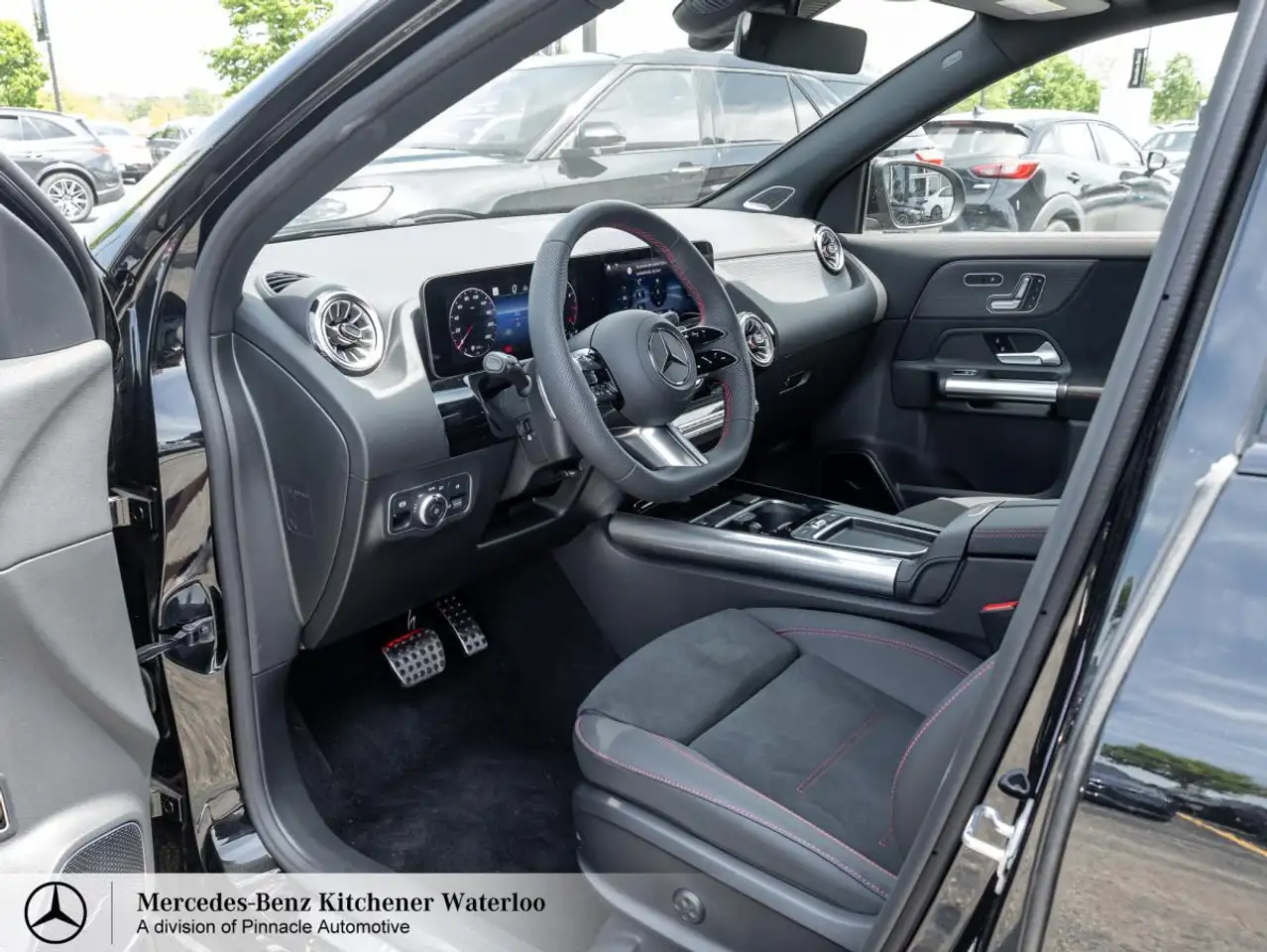 Mercedes-Benz GLA снимка Mercedes-Benz GLA