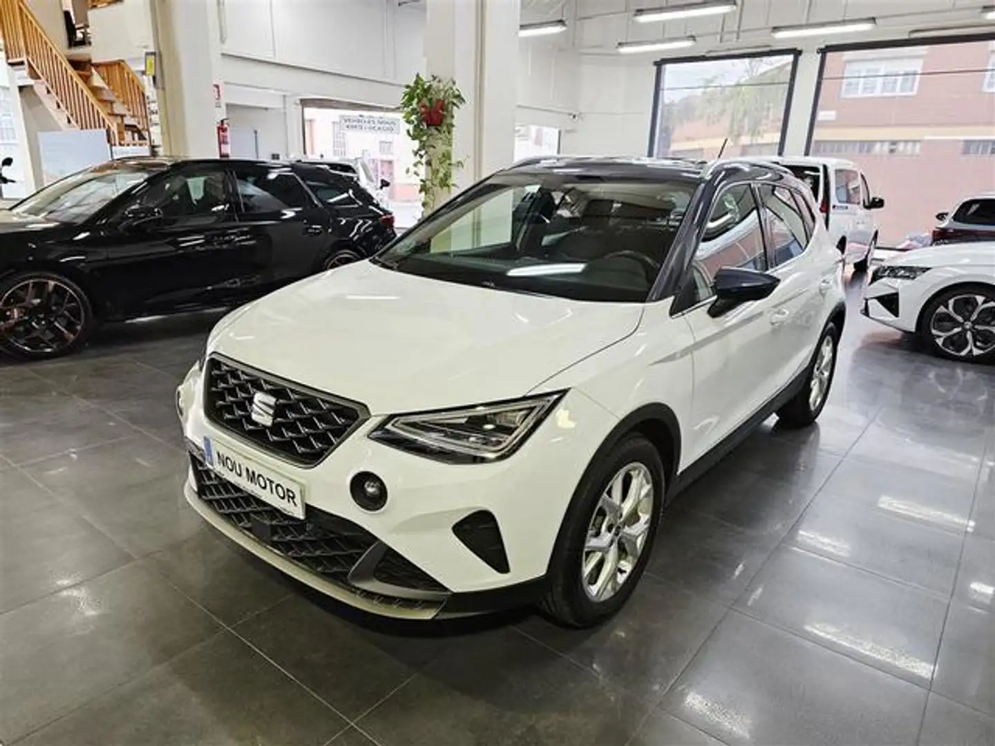 SEAT Arona 1.0 TSI S&S FR DSG7 XM 115 Blanco - 1