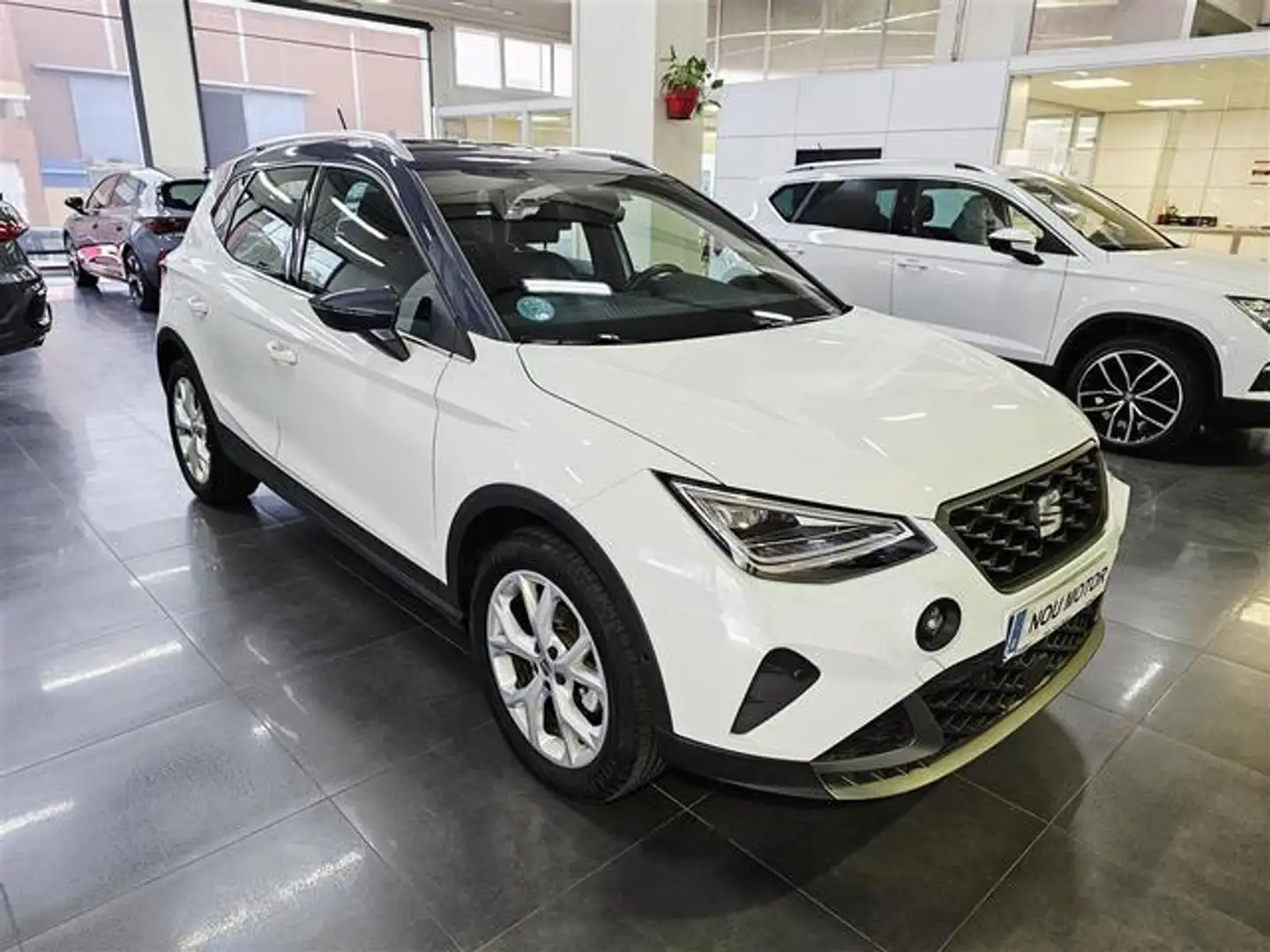 SEAT Arona 1.0 TSI S&S FR DSG7 XM 115 Blanco - 2
