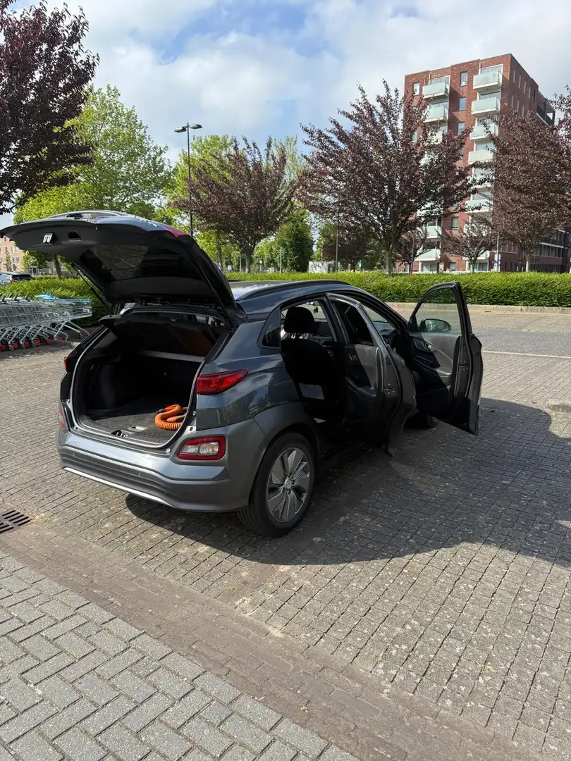 Hyundai KONA EV Comfort 64 kWh Grijs - 1