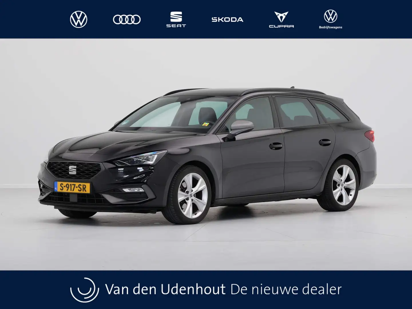 SEAT Leon Sportstourer 1.0 TSI 110pk FR Navigatie Led Clima Zwart - 1