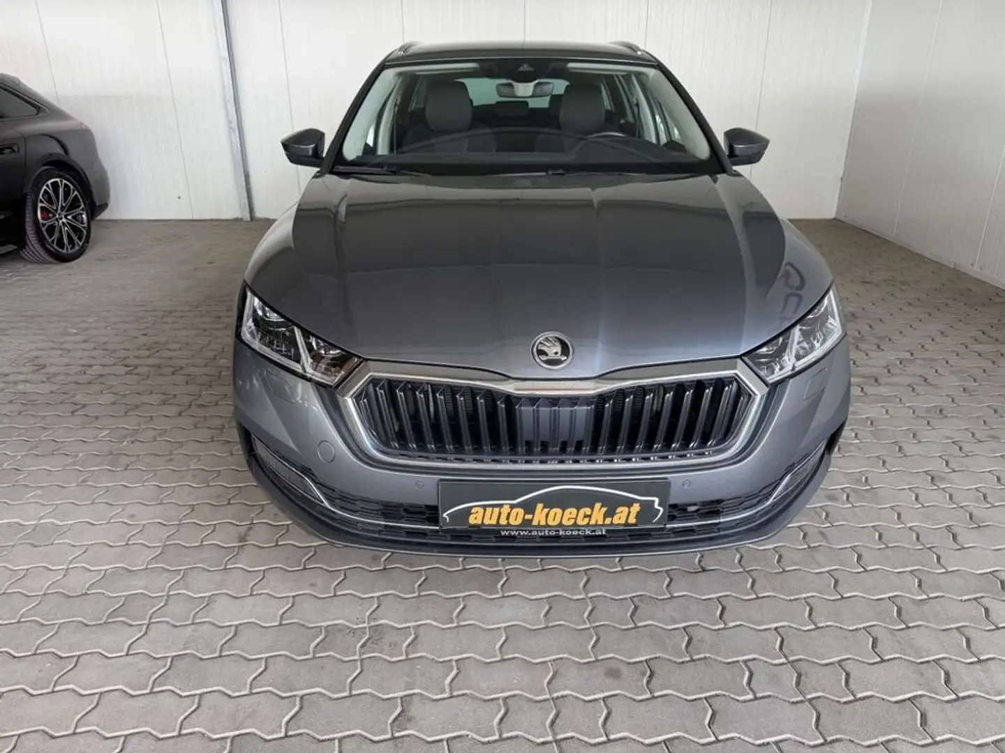 Skoda Octavia Style 4x4 Grau - 2